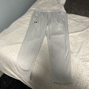 Under Armour men’s Gray Sweata